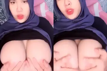 Ukhti Arrazyny Punya Bibir Menggoda Bikin Nafsu